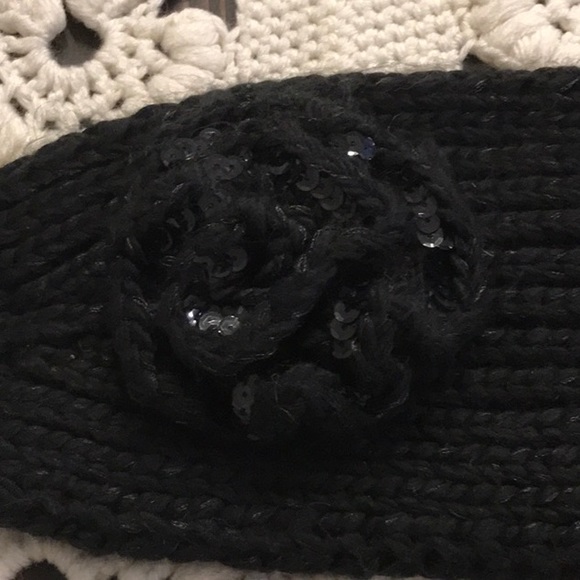 Claire’s Sequin Flower Ear Warmer - Picture 3 of 7